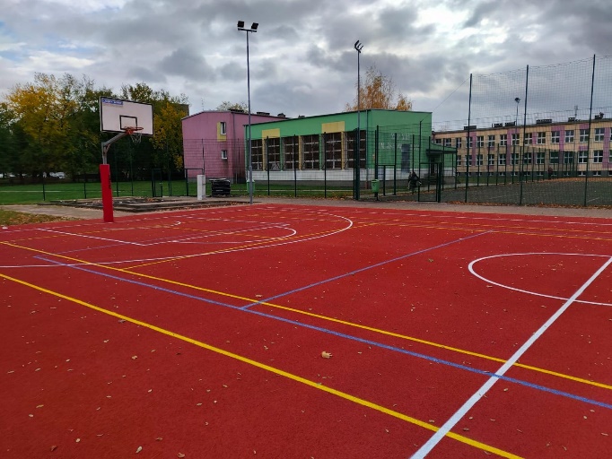 Zdjęcie: Zakończono modernizację kompleksu sportowego „Moje Boisko- Orlik 2012” w ZS w Dębnie.